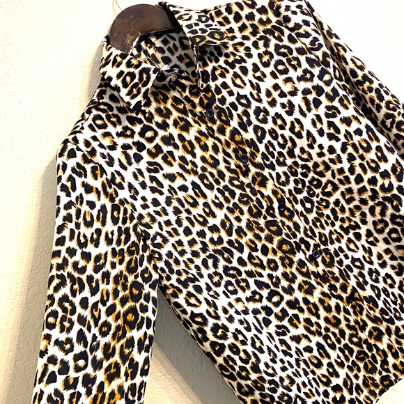 CRB Leopard Pring Buttonw Down Top SZ M - Picture 1 of 4